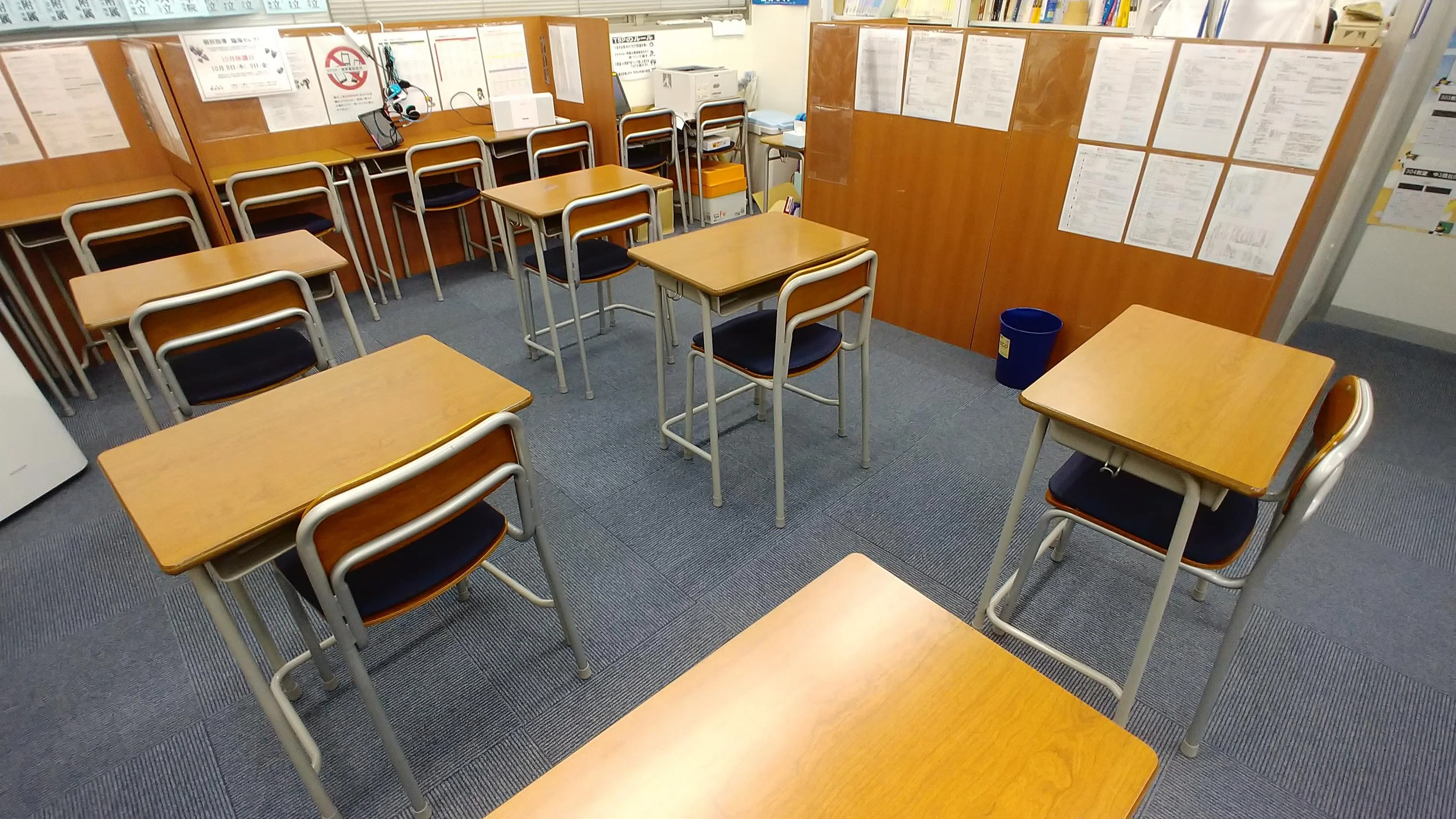 生徒と講師が掛け合う熱い空間です。