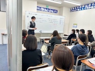 知ったら得する内容を講義形式で月1回の毎週第2土曜日で実施しています！